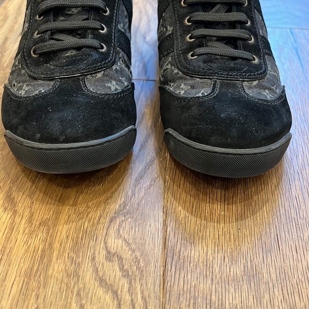 Men’s Louis Vuitton Black Sneakers - Picture 11 of 13